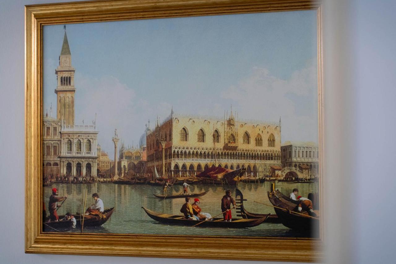 Loving In Venice, 5 Stars Exterior photo